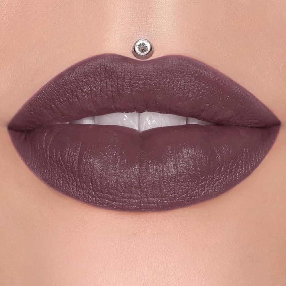 Jeffree Star Velvet Trap in Mouse Trap .12 oz